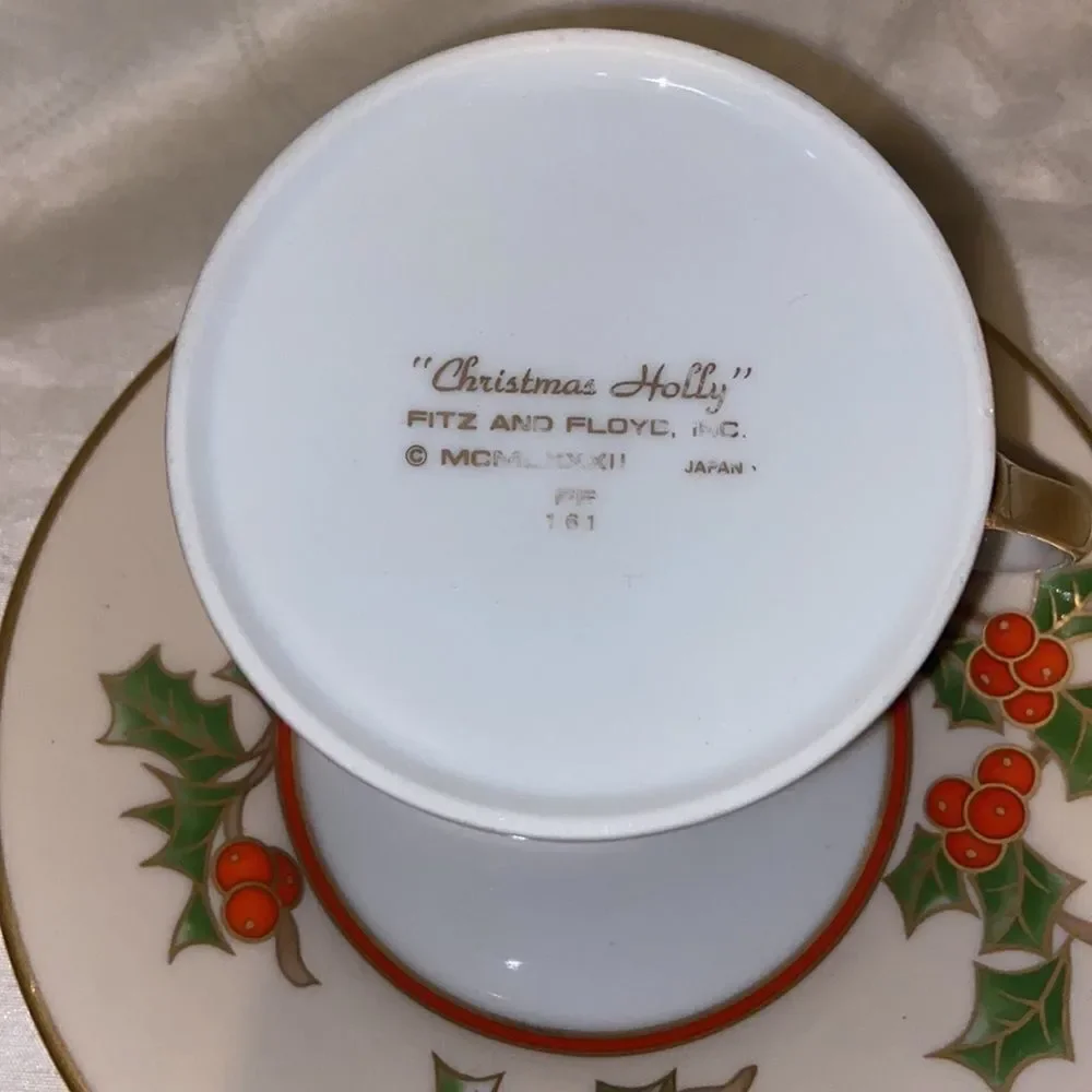 Vintage Fitz Floyd Christmas Holly‎ Cup Saucer Retired 1982 Made in Japan